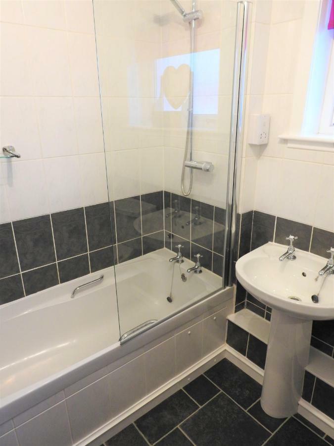 Stornoway Self Catering Apartment Bagian luar foto