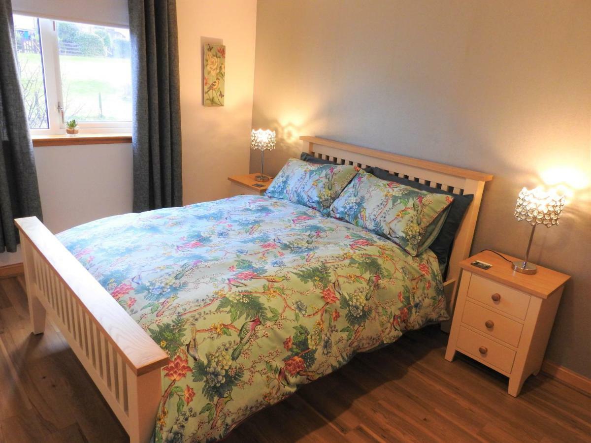 Stornoway Self Catering Apartment Bagian luar foto